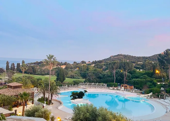 Apartment Cap Esterel - Duplex Avec 2 Terrasses Dont Tropezienne, Piscines Et Loisirs *