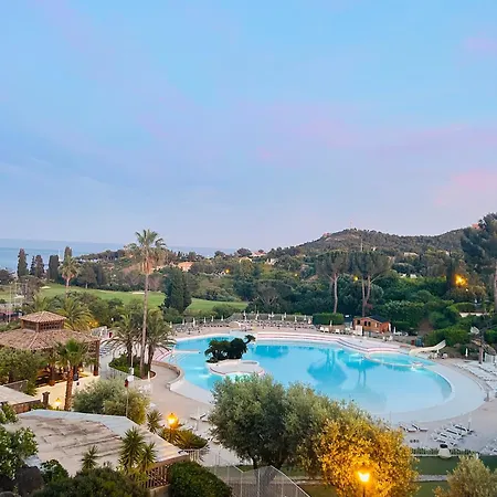 Lejlighed Cap Esterel - Duplex Avec 2 Terrasses Dont Tropezienne, Piscines Et Loisirs *
